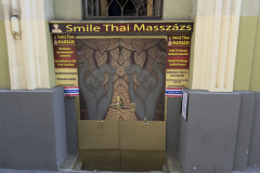 Smile-Thai-Masszazsszalon-Terezvaros-Bejarat